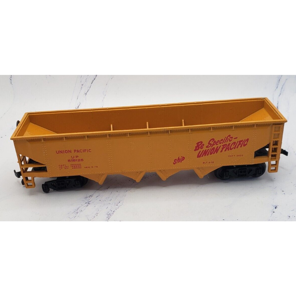 HO Model Train Yellow 4 Bay Hopper Car Union Pacific 518125